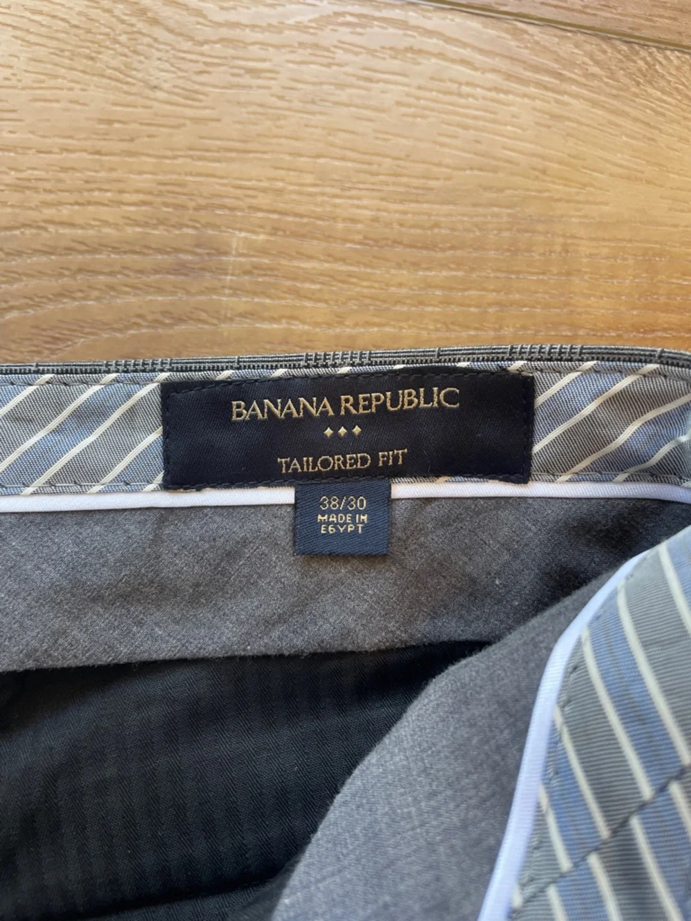 Banana Republic Gray Plaid‎ Tailored Fit Men's Suit - Two-Piece